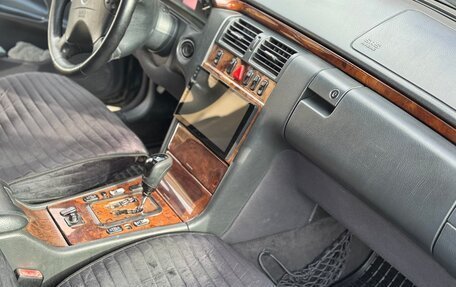 Mercedes-Benz E-Класс, 2001 год, 680 000 рублей, 13 фотография