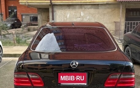 Mercedes-Benz E-Класс, 2001 год, 680 000 рублей, 4 фотография