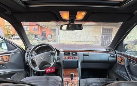 Mercedes-Benz E-Класс, 2001 год, 680 000 рублей, 9 фотография