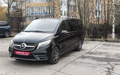 Mercedes-Benz V-Класс, 2019 год, 7 690 000 рублей, 2 фотография