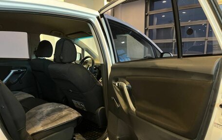 Toyota Verso I, 2010 год, 890 000 рублей, 17 фотография