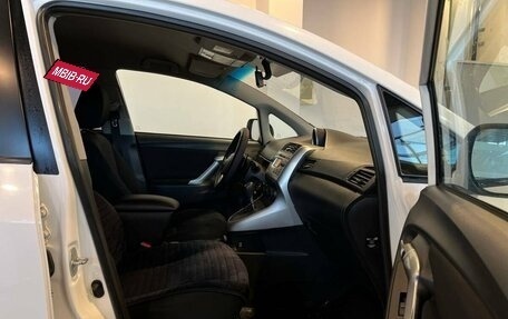 Toyota Verso I, 2010 год, 890 000 рублей, 28 фотография