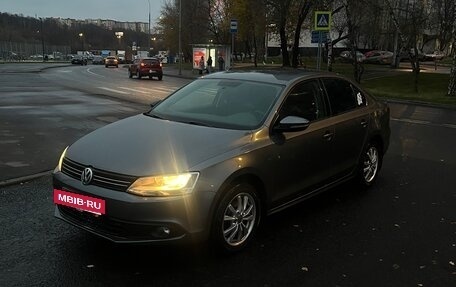 Volkswagen Jetta VI, 2014 год, 1 000 000 рублей, 2 фотография