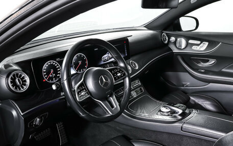 Mercedes-Benz E-Класс, 2018 год, 3 590 000 рублей, 15 фотография