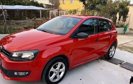Volkswagen Polo VI (EU Market), 2011 год, 850 000 рублей, 2 фотография