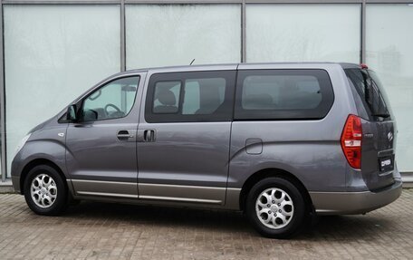 Hyundai H-1 II рестайлинг, 2011 год, 1 650 000 рублей, 2 фотография