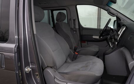 Hyundai H-1 II рестайлинг, 2011 год, 1 650 000 рублей, 10 фотография