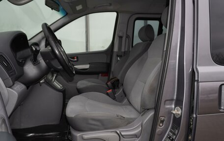 Hyundai H-1 II рестайлинг, 2011 год, 1 650 000 рублей, 11 фотография