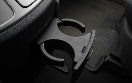 Hyundai H-1 II рестайлинг, 2011 год, 1 650 000 рублей, 24 фотография