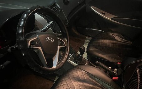 Hyundai Solaris II рестайлинг, 2011 год, 539 000 рублей, 6 фотография