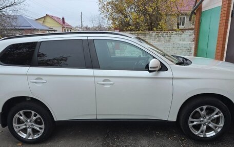 Mitsubishi Outlander III рестайлинг 3, 2013 год, 1 850 000 рублей, 5 фотография