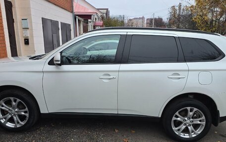 Mitsubishi Outlander III рестайлинг 3, 2013 год, 1 850 000 рублей, 4 фотография