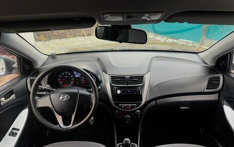 Hyundai Solaris II рестайлинг, 2011 год, 598 000 рублей, 2 фотография