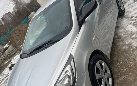 Hyundai Solaris II рестайлинг, 2011 год, 598 000 рублей, 3 фотография