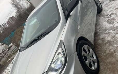 Hyundai Solaris II рестайлинг, 2011 год, 598 000 рублей, 20 фотография