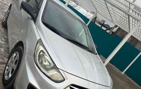 Hyundai Solaris II рестайлинг, 2011 год, 598 000 рублей, 26 фотография