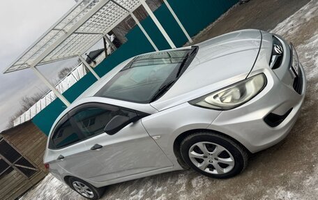 Hyundai Solaris II рестайлинг, 2011 год, 598 000 рублей, 29 фотография