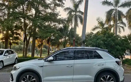 Volkswagen T-Roc I, 2022 год, 1 820 000 рублей, 4 фотография