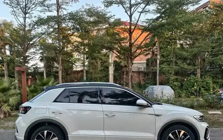 Volkswagen T-Roc I, 2022 год, 1 820 000 рублей, 5 фотография