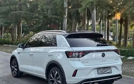 Volkswagen T-Roc I, 2022 год, 1 820 000 рублей, 7 фотография