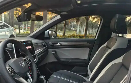 Volkswagen T-Roc I, 2022 год, 1 820 000 рублей, 12 фотография