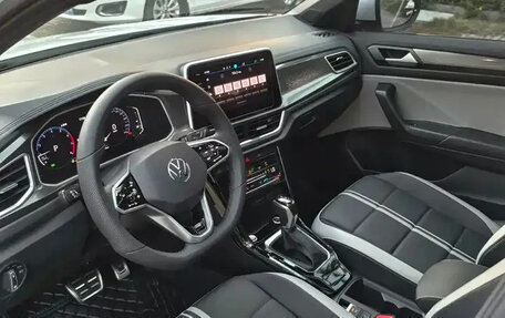 Volkswagen T-Roc I, 2022 год, 1 820 000 рублей, 10 фотография