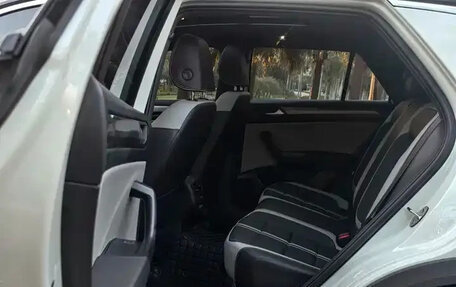 Volkswagen T-Roc I, 2022 год, 1 820 000 рублей, 19 фотография