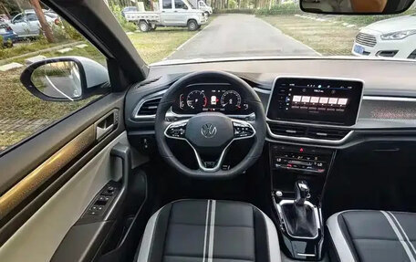 Volkswagen T-Roc I, 2022 год, 1 820 000 рублей, 29 фотография