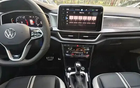 Volkswagen T-Roc I, 2022 год, 1 820 000 рублей, 32 фотография