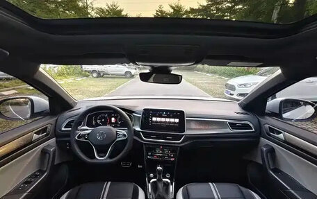 Volkswagen T-Roc I, 2022 год, 1 820 000 рублей, 28 фотография