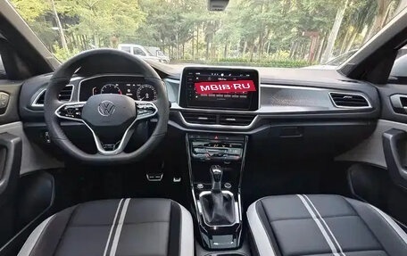 Volkswagen T-Roc I, 2022 год, 1 820 000 рублей, 31 фотография