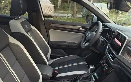 Volkswagen T-Roc I, 2022 год, 1 820 000 рублей, 37 фотография