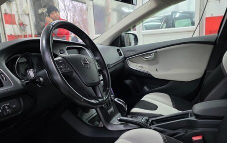 Volvo V40 Cross Country I, 2019 год, 2 100 000 рублей, 8 фотография