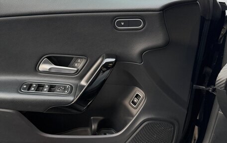 Mercedes-Benz CLA, 2019 год, 2 300 000 рублей, 15 фотография