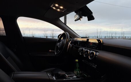 Mercedes-Benz CLA, 2019 год, 2 300 000 рублей, 18 фотография