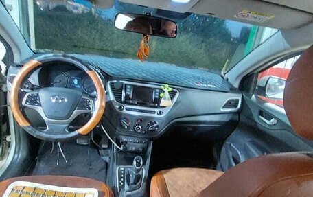 Hyundai Solaris II рестайлинг, 2017 год, 750 000 рублей, 8 фотография