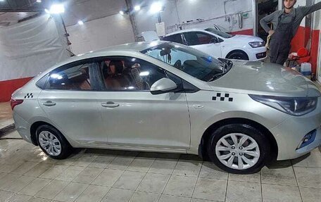 Hyundai Solaris II рестайлинг, 2017 год, 750 000 рублей, 6 фотография