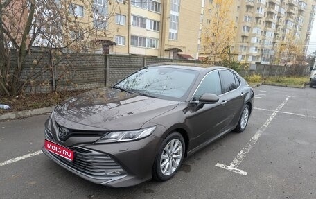Toyota Camry, 2018 год, 2 450 000 рублей, 1 фотография