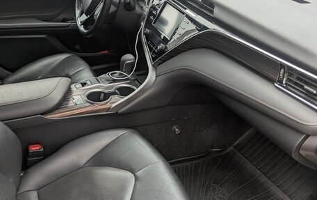 Toyota Camry, 2018 год, 2 450 000 рублей, 7 фотография