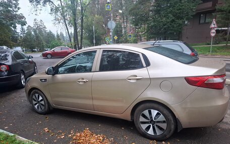 KIA Rio III рестайлинг, 2013 год, 525 000 рублей, 2 фотография