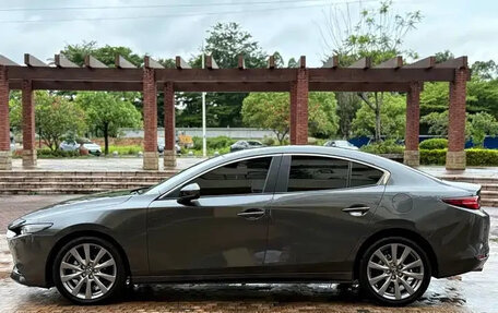 Mazda 3, 2022 год, 1 900 000 рублей, 2 фотография