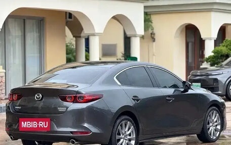 Mazda 3, 2022 год, 1 900 000 рублей, 4 фотография