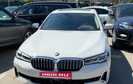 BMW 5 серия, 2022 год, 5 900 000 рублей, 1 фотография