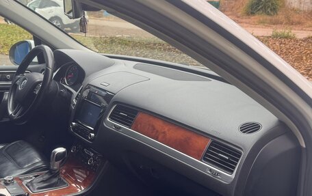 Volkswagen Touareg III, 2012 год, 1 950 000 рублей, 14 фотография