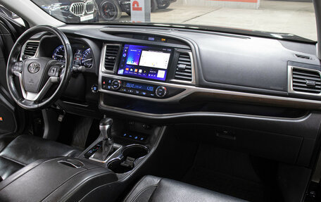 Toyota Highlander III, 2014 год, 2 598 000 рублей, 12 фотография