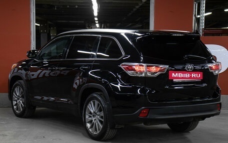 Toyota Highlander III, 2014 год, 2 598 000 рублей, 7 фотография