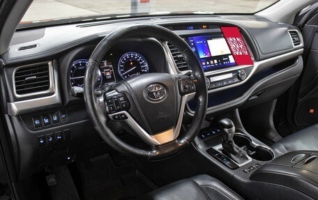Toyota Highlander III, 2014 год, 2 598 000 рублей, 17 фотография