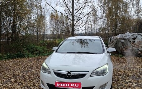 Opel Astra J, 2012 год, 600 000 рублей, 1 фотография