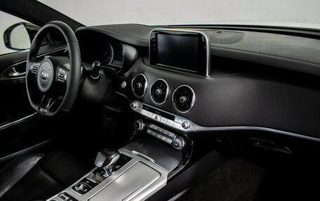 KIA Stinger I, 2018 год, 2 590 000 рублей, 11 фотография