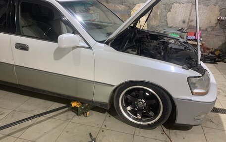 Toyota Crown Majesta, 2001 год, 1 200 000 рублей, 13 фотография